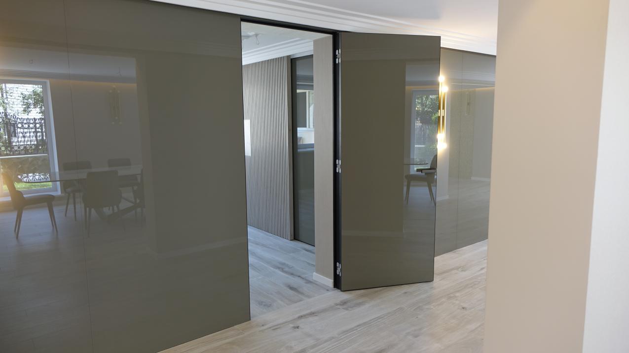 Облицювання стін склом