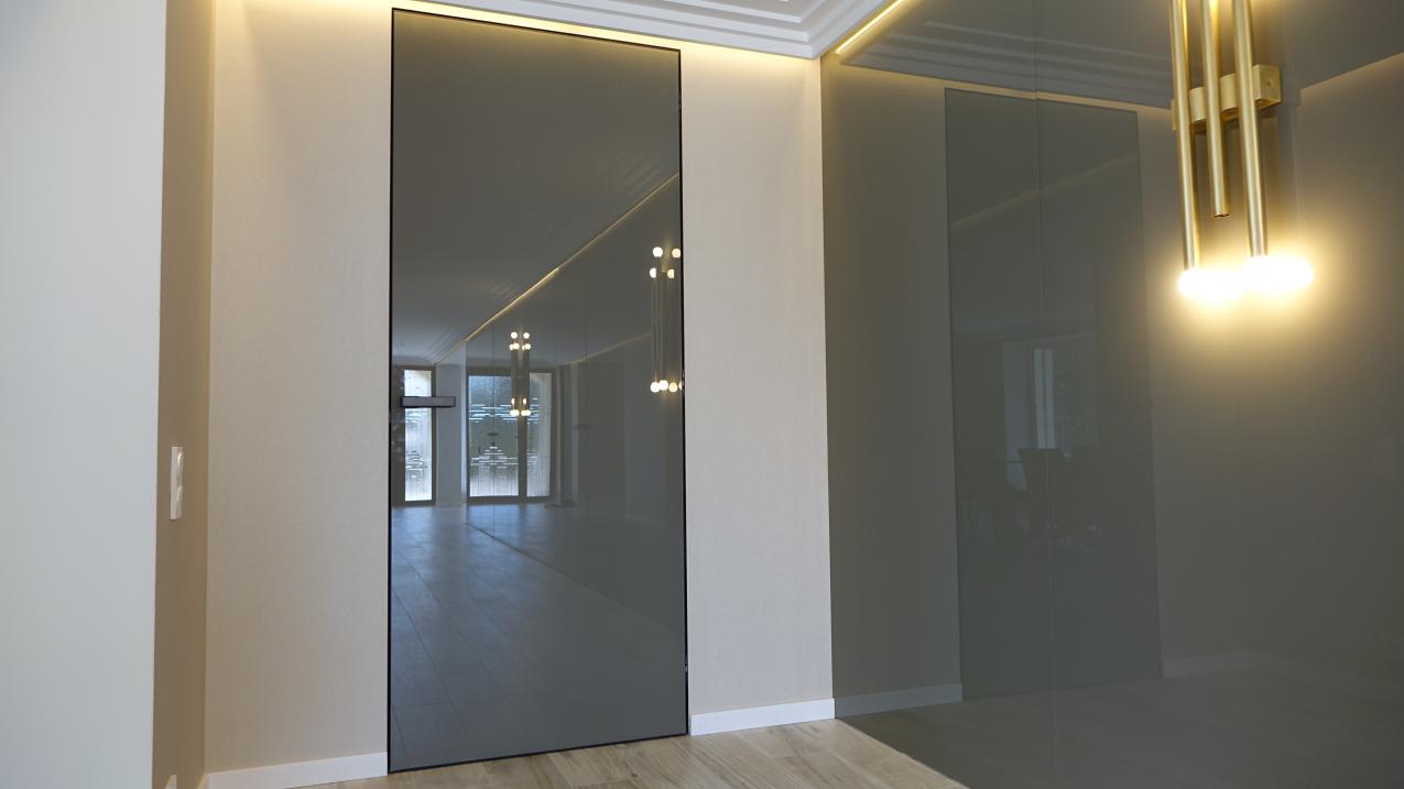 Облицювання стін склом