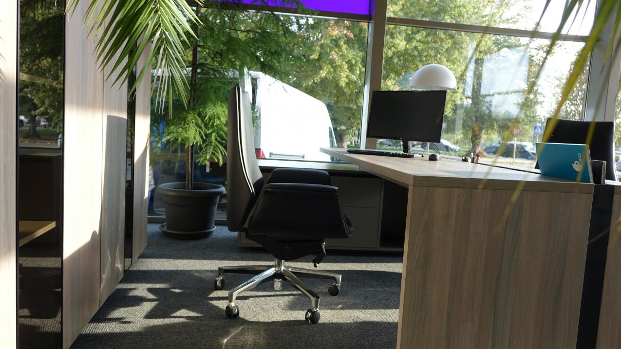 Офісна мебель