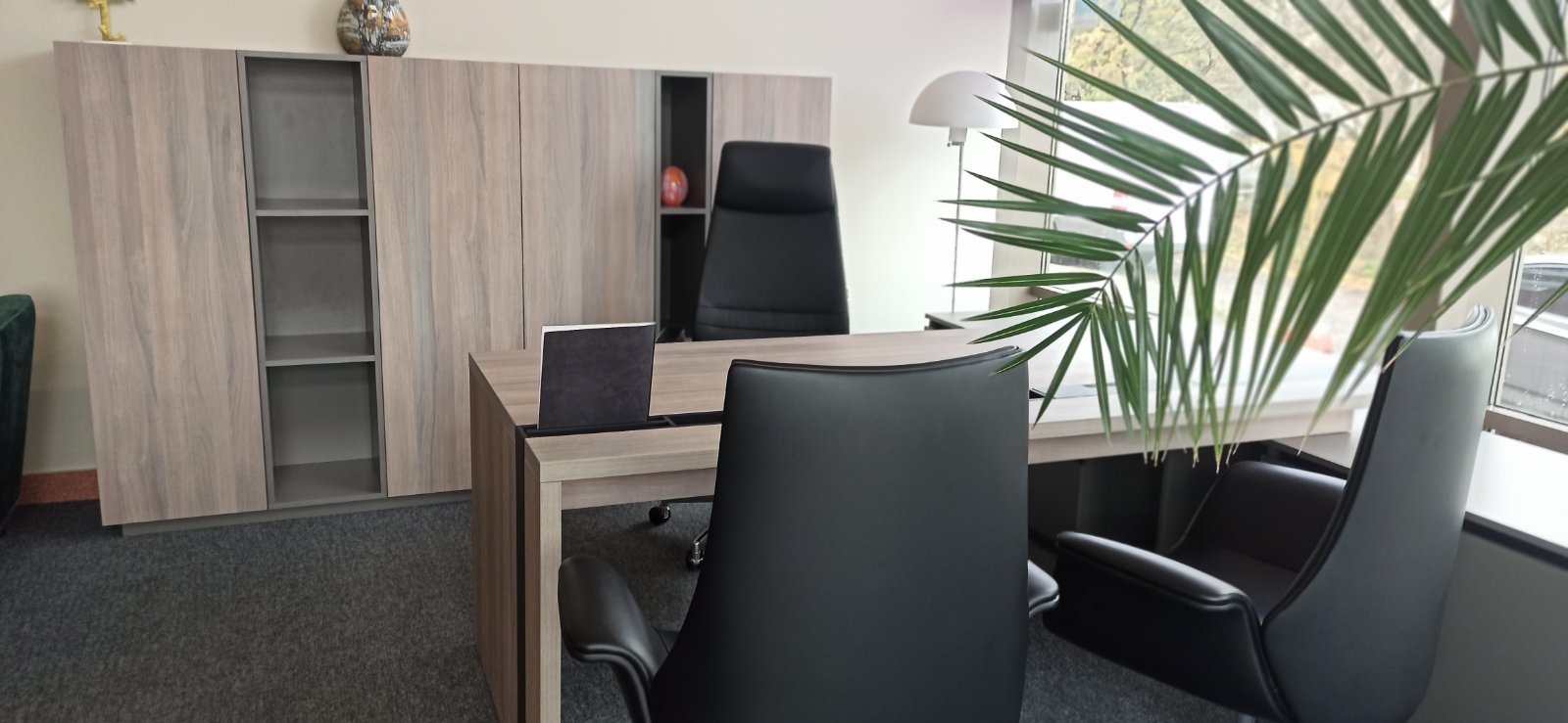 Офісна мебель