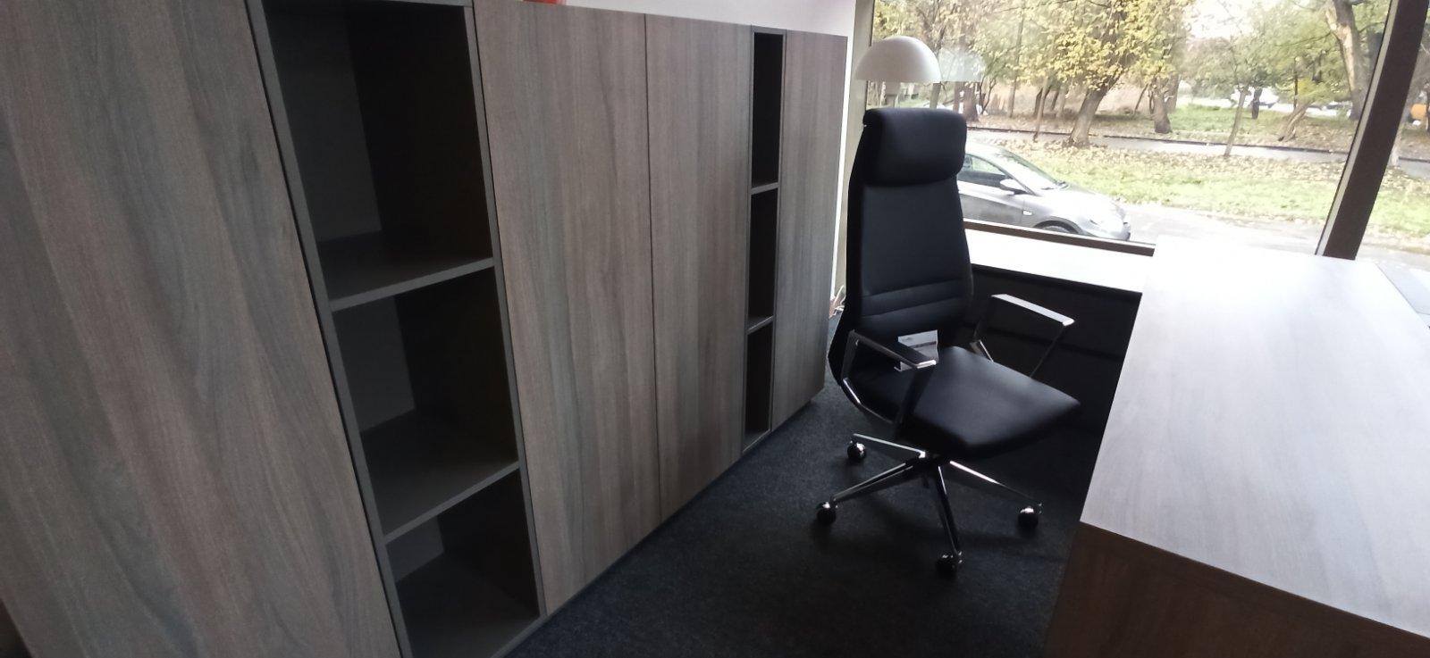 Офісна мебель