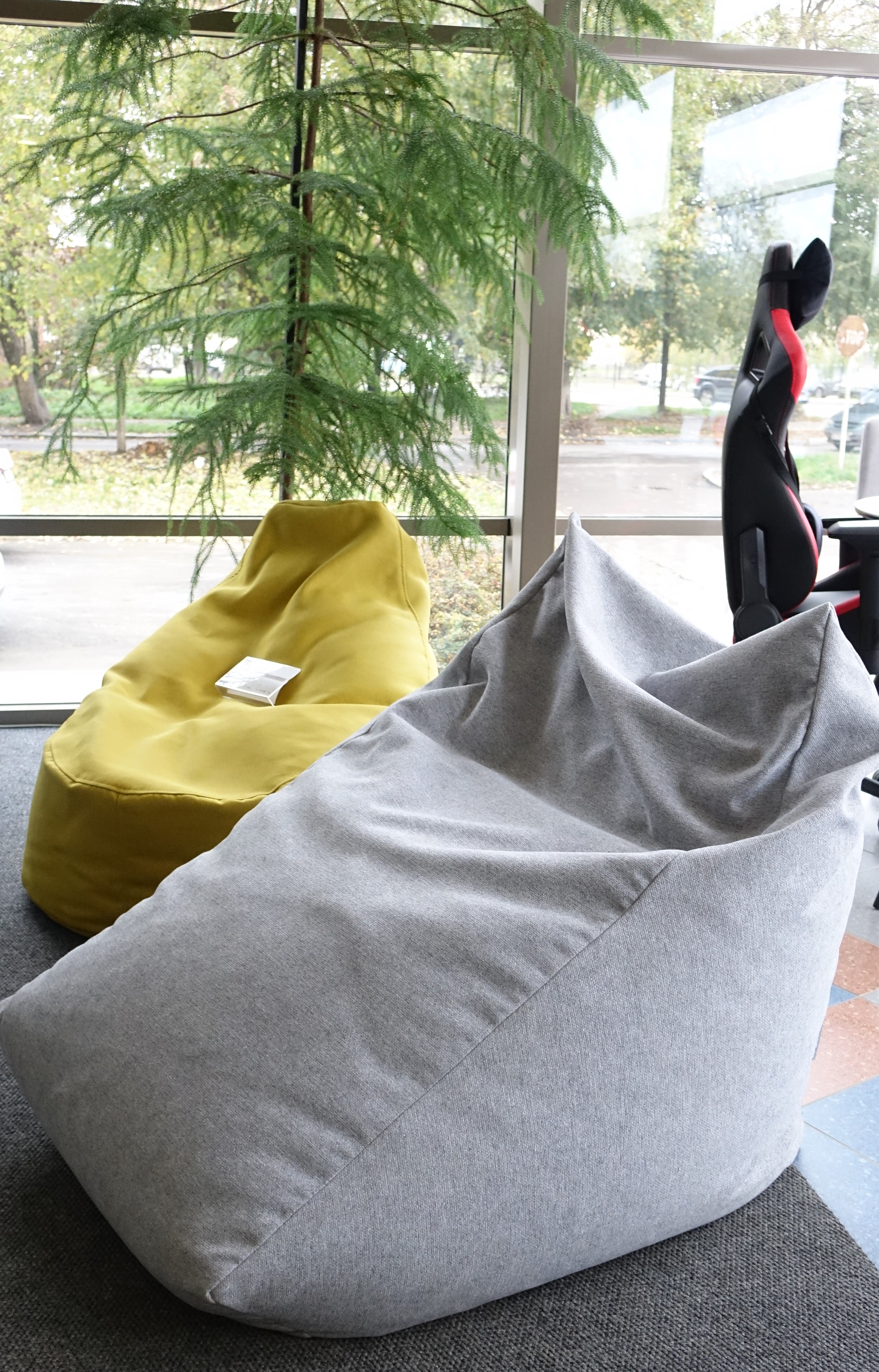 Безкаркасні крісла